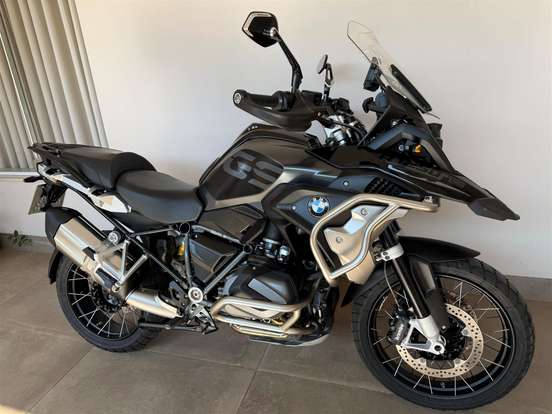 BMW-R 1250 GS TRIPLE BLACK BMW-R 1250 GS TRIPLE BLACK-2022