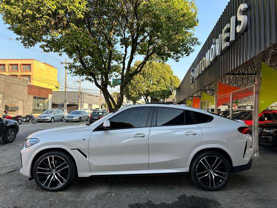 BMW-X6-2022