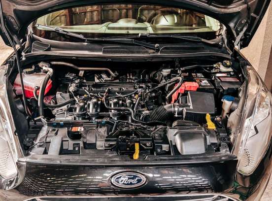 FORD-FIESTA-2014