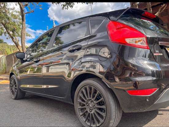 FORD-FIESTA-2014