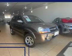 HYUNDAI TUCSON 2.0 MPFI GLS 16V 143CV 2WD FLEX 4P AUTOMÁTICO HYUNDAI TUCSON 2.0 MPFI GLS 16V 143CV 2WD FLEX 4P AUTOMÁTICO