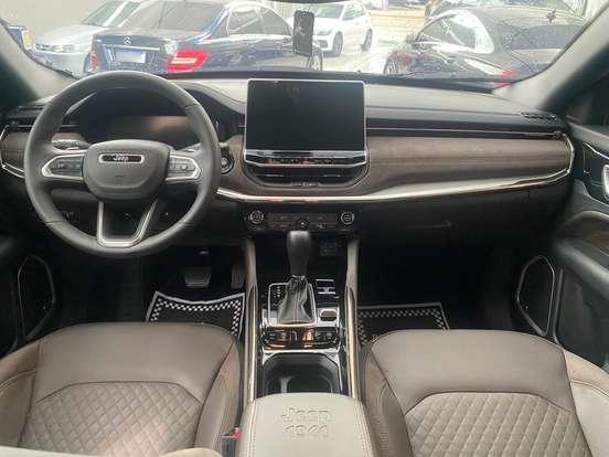 JEEP-COMMANDER-2025