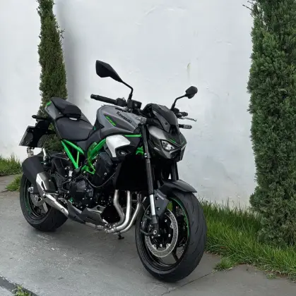 KAWASAKI Z900 KAWASAKI Z900