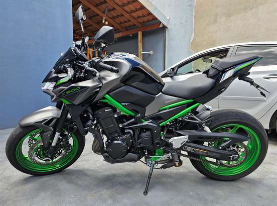 KAWASAKI-Z900-2023