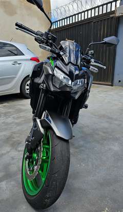 KAWASAKI-Z900-2023