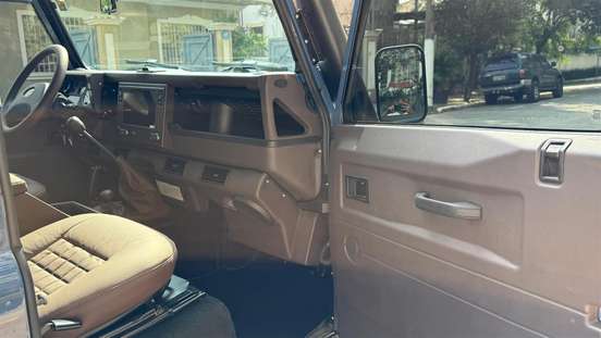 LAND ROVER-DEFENDER-2001