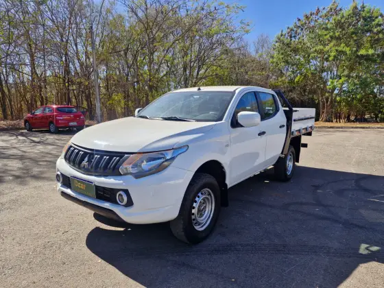 MITSUBISHI L200 TRITON 2.4 16V TURBO DIESEL SPORT GL CD 4P 4X4 MANUAL MITSUBISHI L200 TRITON 2.4 16V TURBO DIESEL SPORT GL CD 4P 4X4 MANUAL