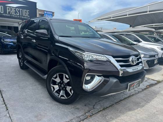 TOYOTA HILUX SW4 2.8 SRX 4X4 16V TURBO INTERCOOLER DIESEL 4P AUTOMÁTICO