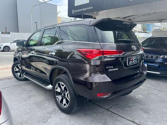 TOYOTA-HILUX SW4-2019