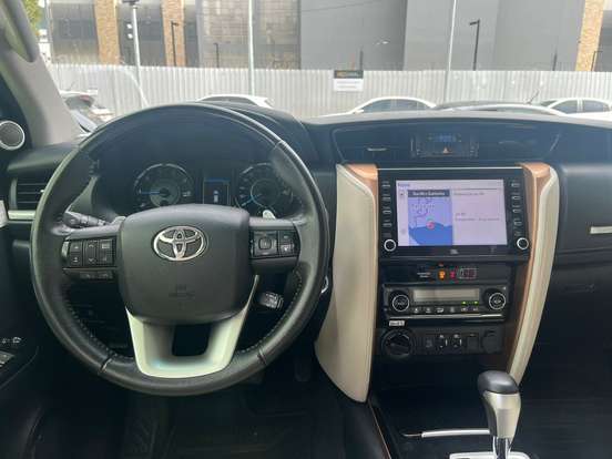 TOYOTA-HILUX SW4-2019