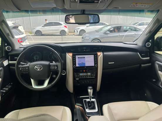 TOYOTA-HILUX SW4-2019