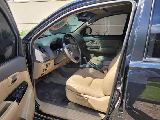 TOYOTA-HILUX SW4-2013