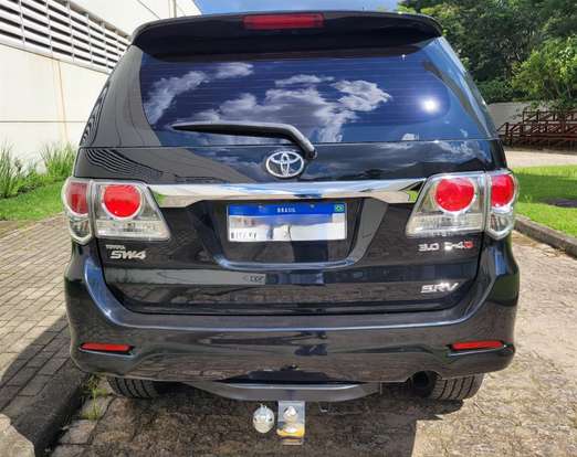 TOYOTA-HILUX SW4-2013