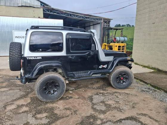 TROLLER T4 2.8 TETO RÍGIDO 12V TURBO INTERCOOLER DIESEL 2P MANUAL