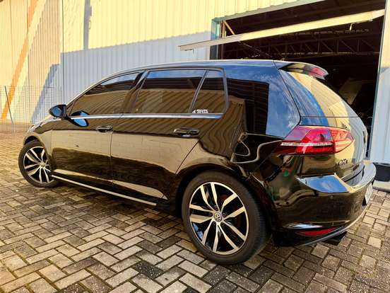VOLKSWAGEN-GOLF-2013