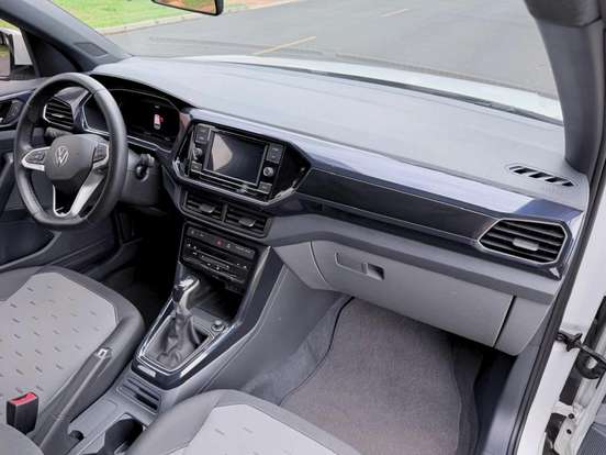 VOLKSWAGEN-T-CROSS-2023