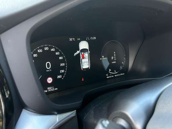 VOLVO-XC60-2.0 T8 HYBRID MOMENTUM AWD GEARTRONIC VOLVO-XC60-2020