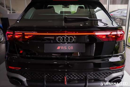 AUDI-RS Q8-2025