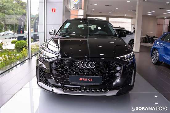 AUDI-RS Q8-2025