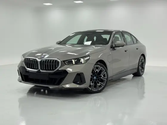 BMW 530e 2.0 TWINPOWER PHEV M SPORT AUTOMÁTICO BMW 530e 2.0 TWINPOWER PHEV M SPORT AUTOMÁTICO