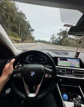 BMW-320i-2019