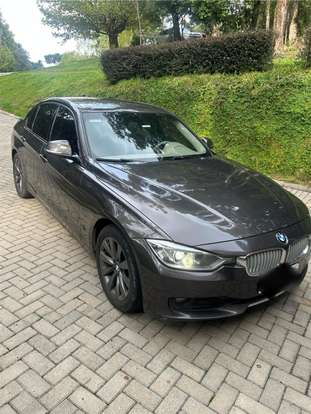 BMW-320i-2012