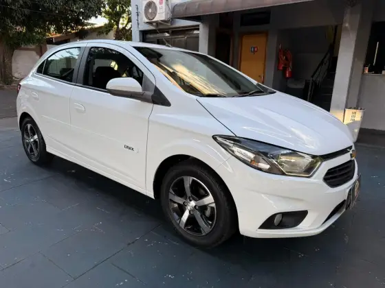 CHEVROLET ONIX 1.4 MPFI LTZ 8V FLEX 4P AUTOMÁTICO CHEVROLET ONIX 1.4 MPFI LTZ 8V FLEX 4P AUTOMÁTICO