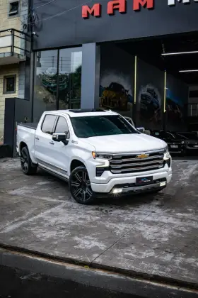 CHEVROLET SILVERADO 3.0 V6 DURAMAX DIESEL 1500 HIGH COUNTRY 4WD AUTOMÁTICO
