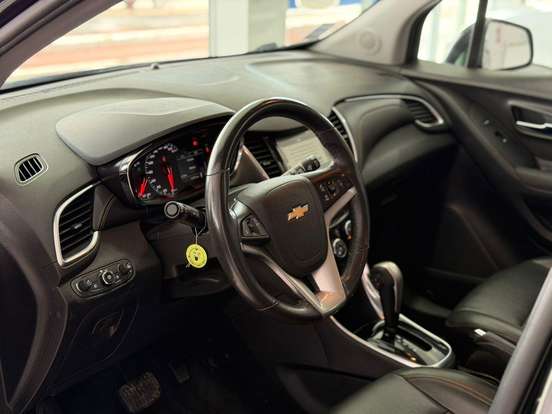 CHEVROLET-TRACKER-2017