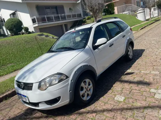 FIAT PALIO 1.6 TREKKING WEEKEND 16V FLEX 4P MANUAL FIAT PALIO 1.6 TREKKING WEEKEND 16V FLEX 4P MANUAL
