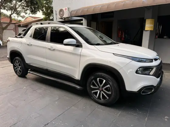 FIAT TORO 1.8 16V EVO FLEX FREEDOM AT6 FIAT TORO 1.8 16V EVO FLEX FREEDOM AT6