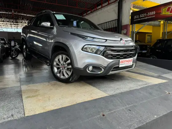 FIAT TORO 2.0 16V TURBO DIESEL RANCH 4WD AT9 FIAT TORO 2.0 16V TURBO DIESEL RANCH 4WD AT9