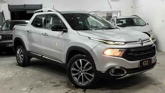 FIAT TORO 2.0 16V TURBO DIESEL VOLCANO 4WD AT9 FIAT TORO 2.0 16V TURBO DIESEL VOLCANO 4WD AT9