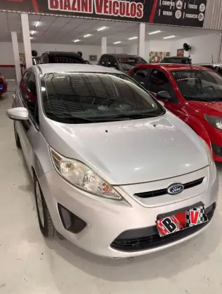 FORD FIESTA 1.6 ROCAM HATCH 8V FLEX 4P MANUAL