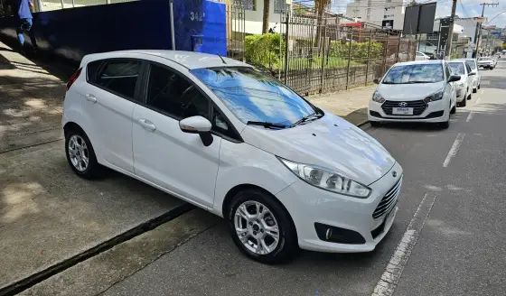 FORD FIESTA 1.6 SE HATCH 16V FLEX 4P POWERSHIFT