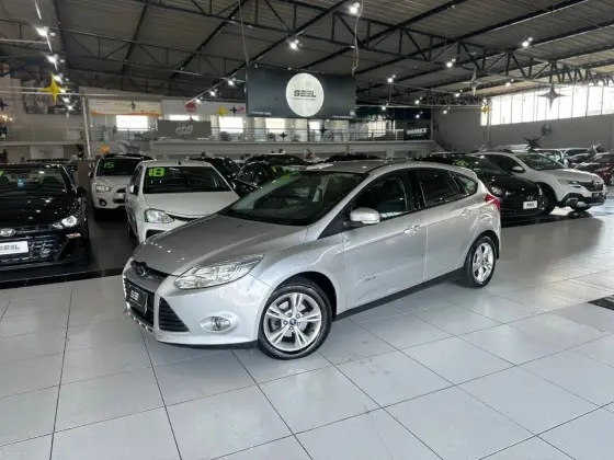 FORD FOCUS 1.6 S 16V FLEX 4P MANUAL FORD FOCUS 1.6 S 16V FLEX 4P MANUAL