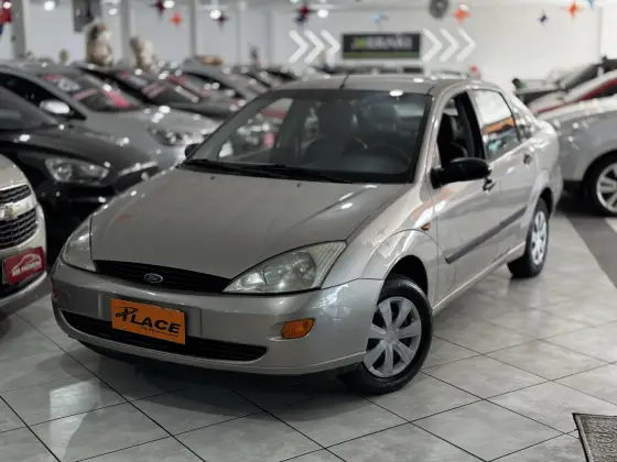 FORD FOCUS 1.8 SEDAN 16V GASOLINA 4P MANUAL