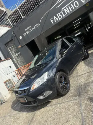 FORD FOCUS 2.0 GLX 16V FLEX 4P AUTOMÁTICO FORD FOCUS 2.0 GLX 16V FLEX 4P AUTOMÁTICO