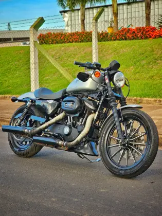 HARLEY-DAVIDSON SPORTSTER IRON 883 HARLEY-DAVIDSON SPORTSTER IRON 883