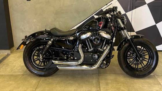 HARLEY-DAVIDSON SPORTSTER FORTY-EIGHT 