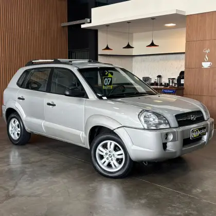 HYUNDAI TUCSON 2.0 MPFI GL 16V 142CV 2WD GASOLINA 4P AUTOMÁTICO