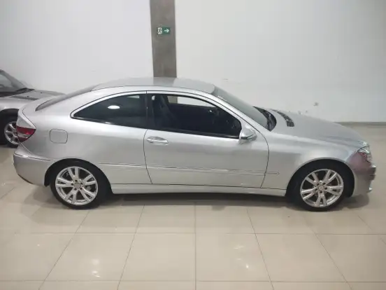 MERCEDES-BENZ-CLC 200 K-2009