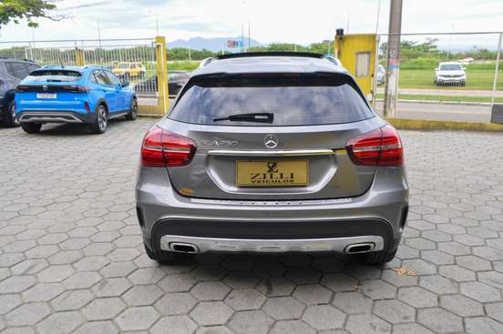 MERCEDES-BENZ-GLA 250-2018