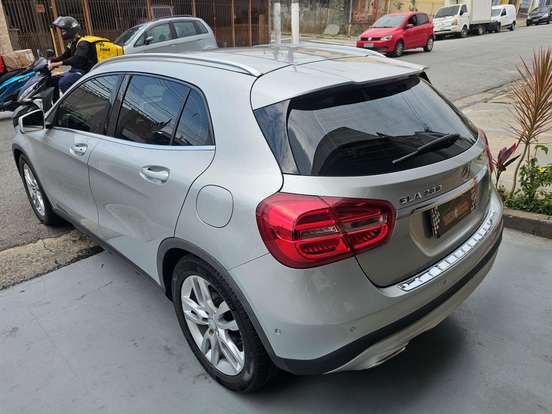 MERCEDES-BENZ-GLA 200-1.6 CGI ADVANCE 16V TURBO GASOLINA 4P AUTOMÁTICO MERCEDES-BENZ-GLA 200-2014