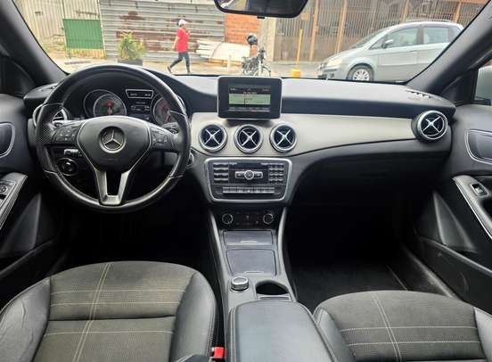 MERCEDES-BENZ-GLA 200-2014