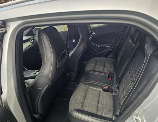 MERCEDES-BENZ-GLA 200-2014