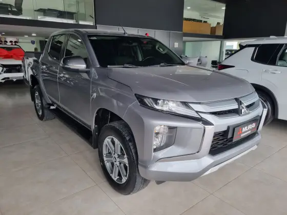 MITSUBISHI L200 TRITON 2.4 16V TURBO DIESEL SPORT HPE CD 4P 4X4 AUTOMÁTICO