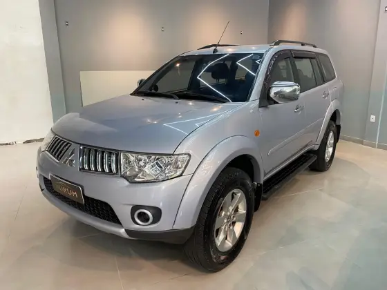 MITSUBISHI PAJERO DAKAR 3.2 HPE 4X4 7 LUGARES 16V TURBO INTERCOOLER DIESEL 4P AUTOMÁTICO