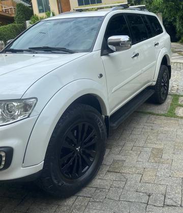 MITSUBISHI PAJERO 3.2 HPE 4X4 7 LUGARES 16V TURBO INTERCOOLER DIESEL 4P AUTOMÁTICO