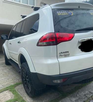 MITSUBISHI-PAJERO-2016